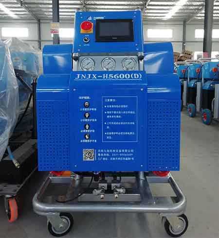 太陽能水箱發泡(圖1) JNJX-H5600D聚氨酯填充設備